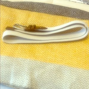White Tommy Hilfiger Woven Belt. Size L 40-42